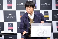 「靴がスパン！と履けた」状況を説明するバカリズム。