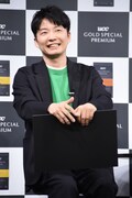 笑顔の星野源。