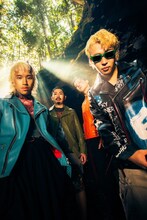 Paleduskのアーティスト写真。左から2番目が新メンバーのBOB（Dr）。