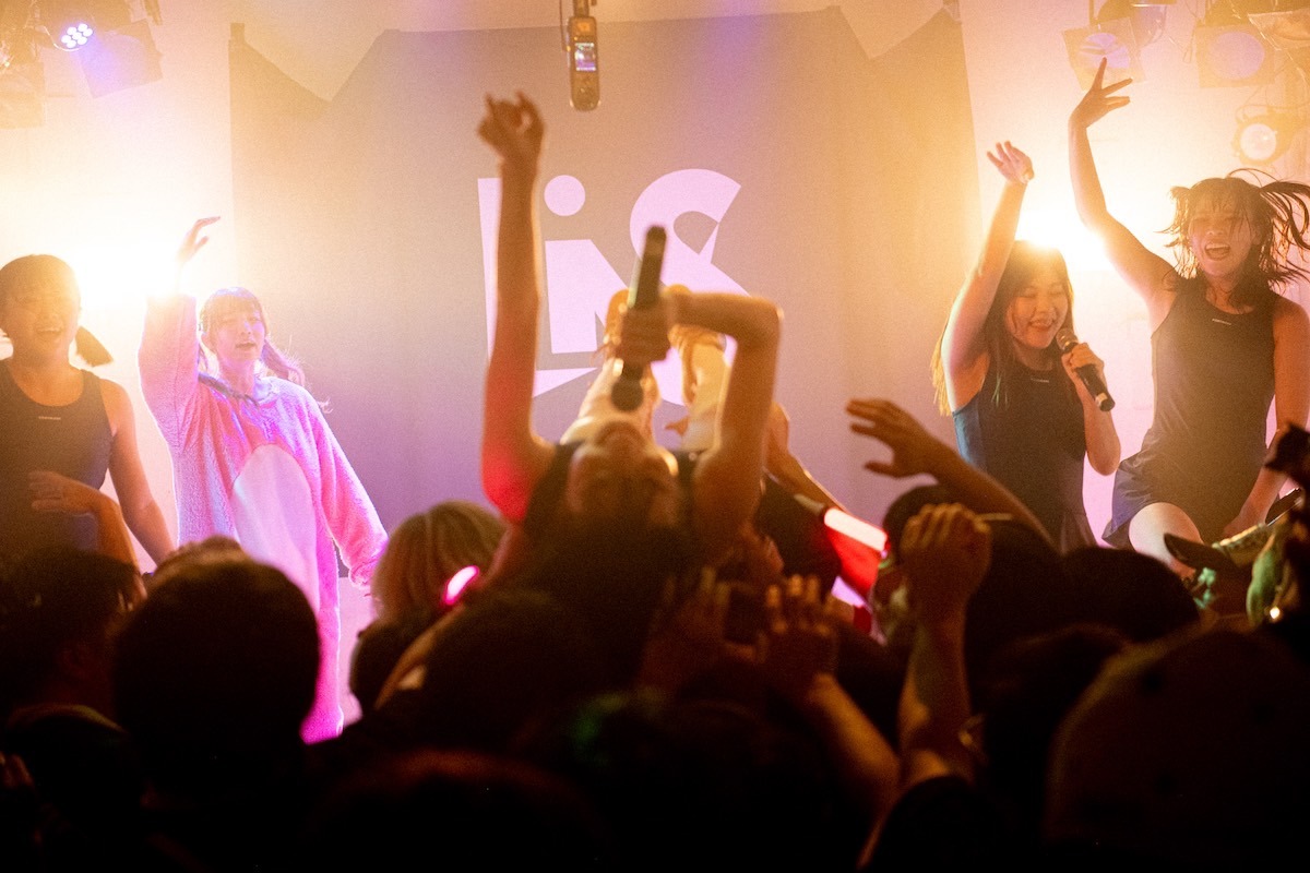 LiVS「Not Loss,But Free Live」より。
