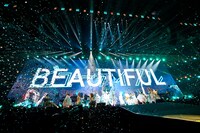 「YUZU SPECIAL LIVE 2023 HIBIKI in K-Arena Yokohama」2日目公演「RED×ALL STARS」の様子。