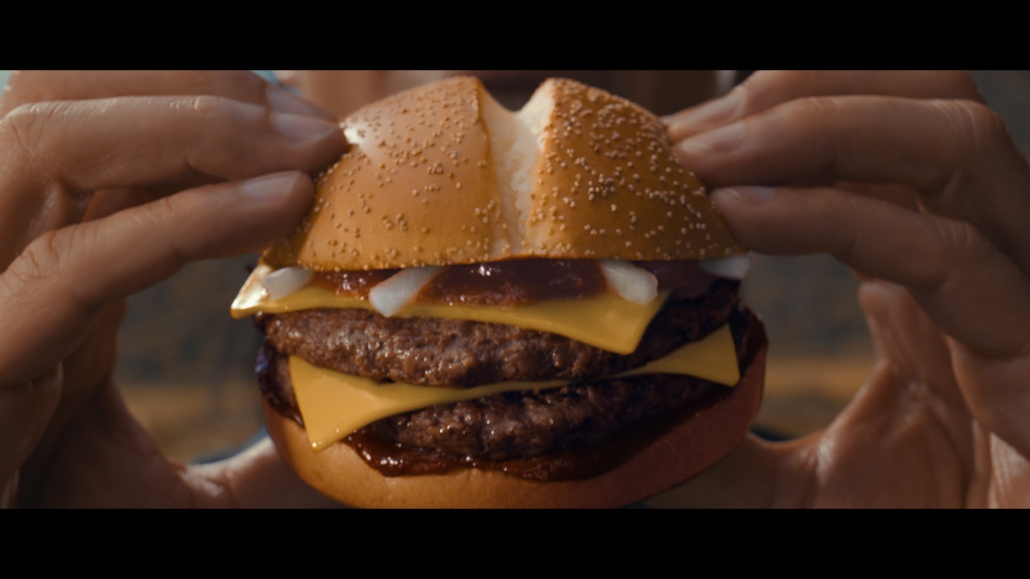 マクドナルド新CM「道を切り拓け」編より。