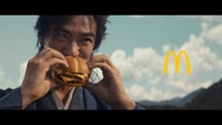 マクドナルド新CM「道を切り拓け」編より。
