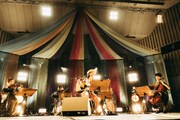 ハナレグミ「Faraway so close」東京・日比谷公園大音楽堂（日比谷野音）公演の様子。（Photo by RYO MITAMURA）