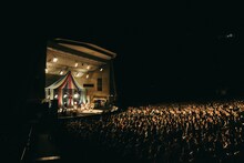 ハナレグミ「Faraway so close」東京・日比谷公園大音楽堂（日比谷野音）公演の様子。（Photo by RYO MITAMURA）