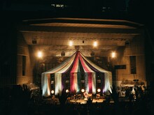 ハナレグミ「Faraway so close」東京・日比谷公園大音楽堂（日比谷野音）公演の様子。（Photo by RYO MITAMURA）