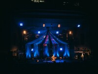 ハナレグミ「Faraway so close」東京・日比谷公園大音楽堂（日比谷野音）公演の様子。（Photo by RYO MITAMURA）