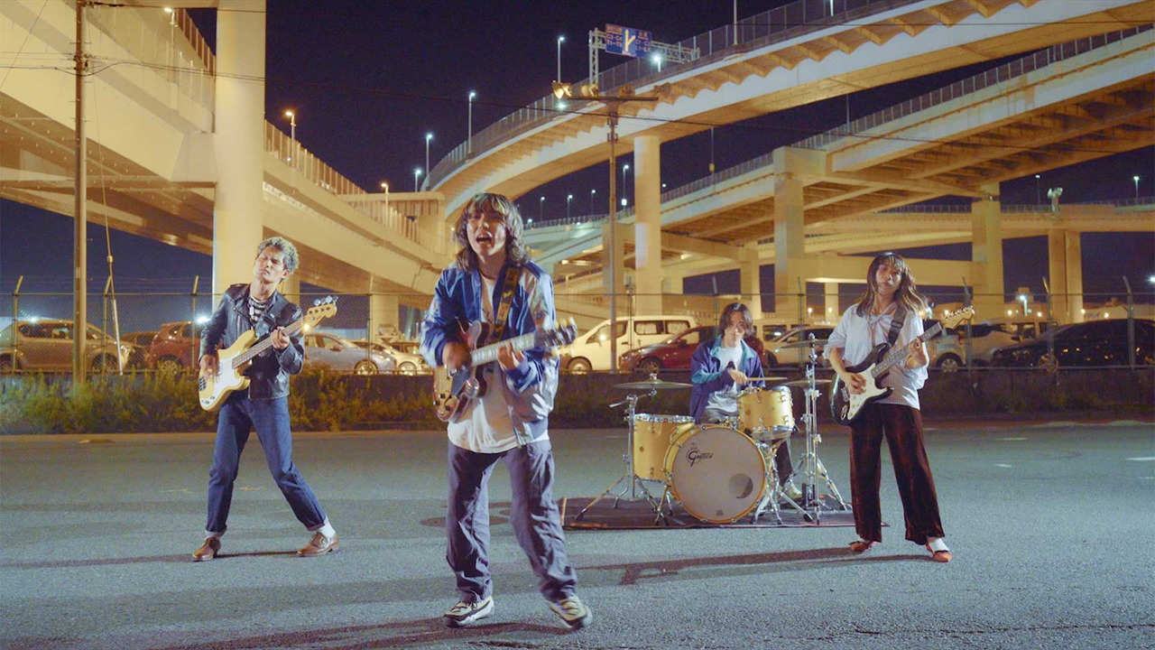 帝国喫茶「みんなへ」ミュージックビデオのワンシーン。