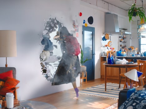 「OPPO Reno10 Pro 5G」のWeb CM「せかさんといて」編より。