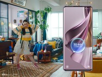 「OPPO Reno10 Pro 5G」のWeb CM「せかさんといて」編より。