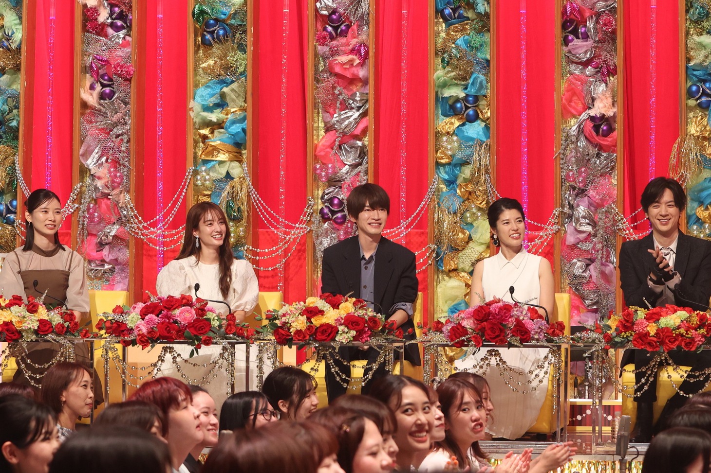 「爆笑そっくりものまね紅白歌合戦スペシャル」場面カット  (c)フジテレビ