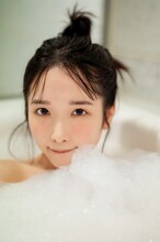 高雄さやか（STU48）の1st写真集「君だけのもの」HMV限定版表紙（撮影：細居幸次郎）(c)SQUARE ENIX