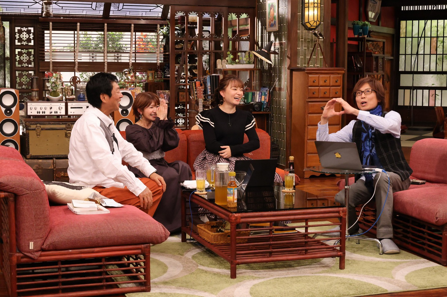 「さんまのまんま秋SP」より明石家さんま、矢口真里、保田圭、つんく♂。(c)フジテレビ