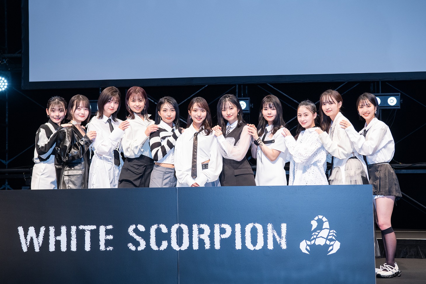 WHITE SCORPION
