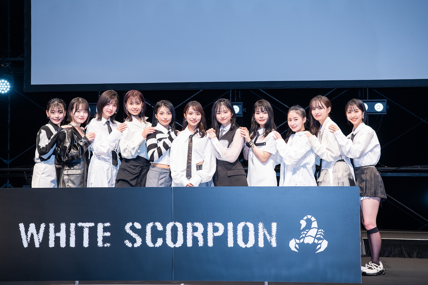 WHITE SCORPION