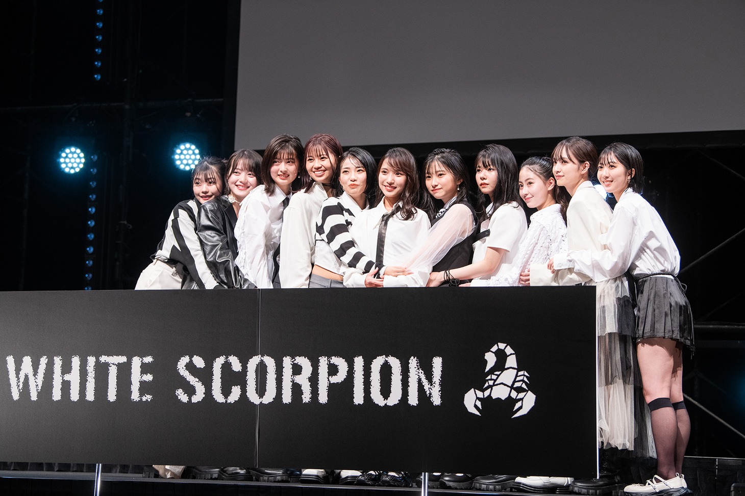 WHITE SCORPION
