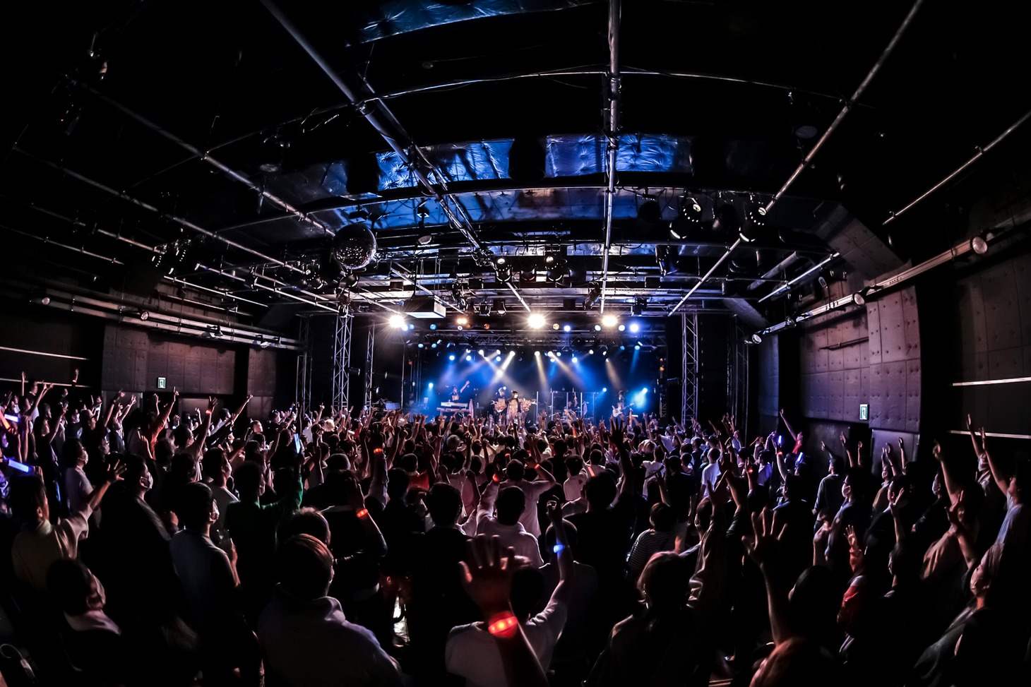 ASCA「VVV」東京・新宿BLAZE公演の様子。