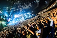 「LUNA SEA DUAL ARENA TOUR 2023」神奈川・Kアリーナ横浜公演の様子。