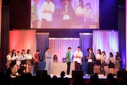 最終審査を兼ねた演劇「スター学園演劇部 16人のスターになりたい新入部員たち」の様子。（提供：スターダストプロモーション）