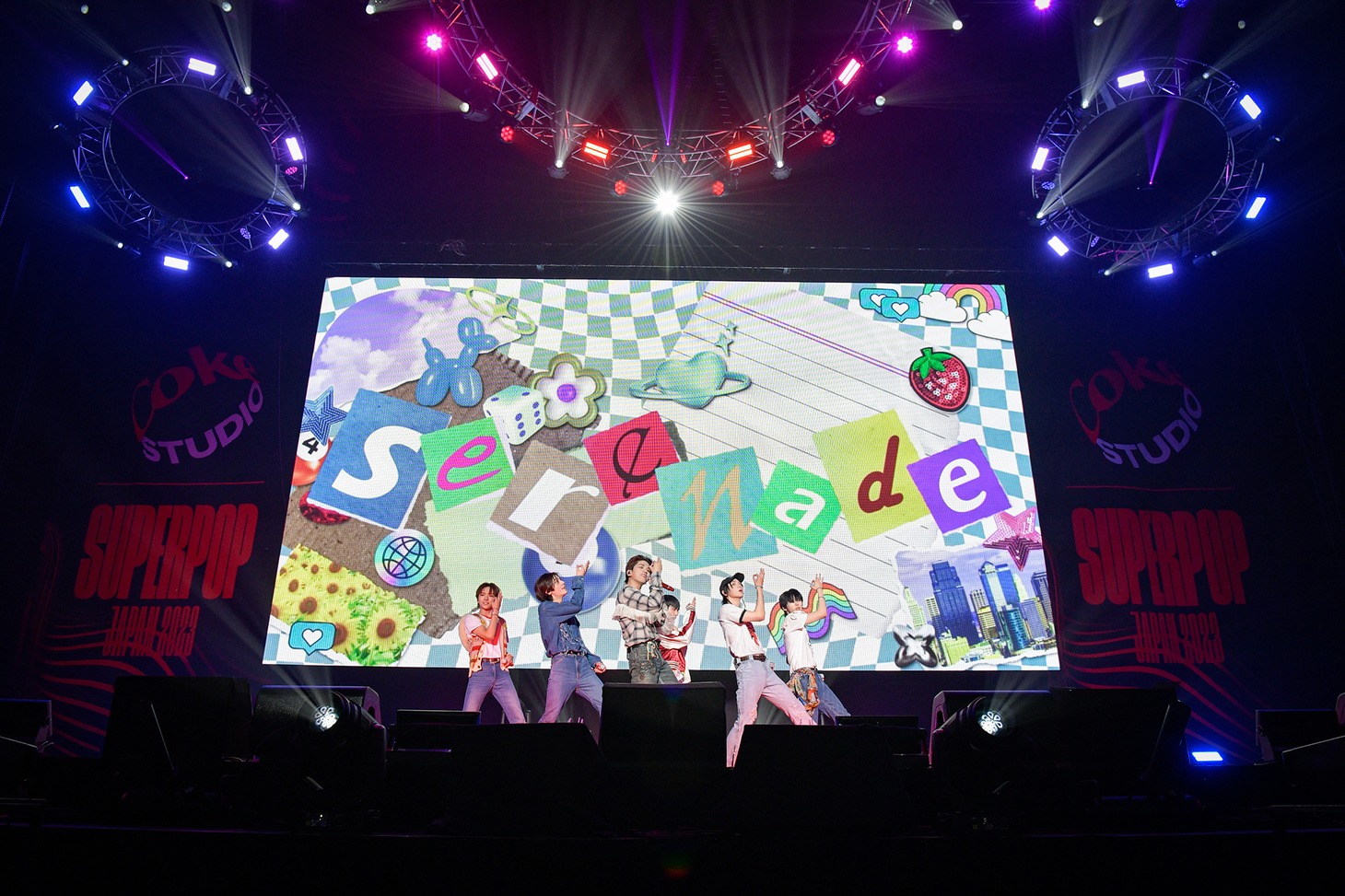 BOYNEXTDOORのライブの様子。