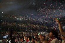 Mrs. GREEN APPLEのライブの様子。