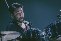 佐藤栄太郎（Dr）（撮影：永峰拓也）