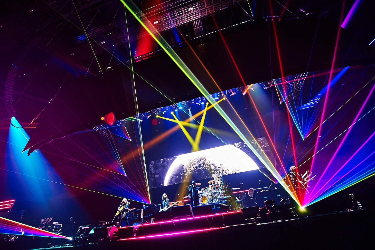 「LUNA SEA DUAL ARENA TOUR 2023」神奈川・Kアリーナ横浜公演の様子。