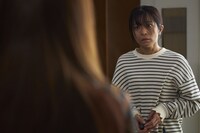 映画「女優は泣かない」場面写真より三倉茉奈。(c)2023「女優は泣かない」製作委員会