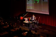 冨田ラボ「即興作編曲SHOW ～新曲レコーディング公開ライブ～」の様子。（撮影：高田真希子）