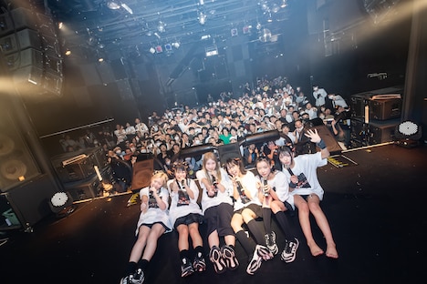 Finger Runs「Right Here, Right Now」で撮影された集合写真。（Photo by Masayo）