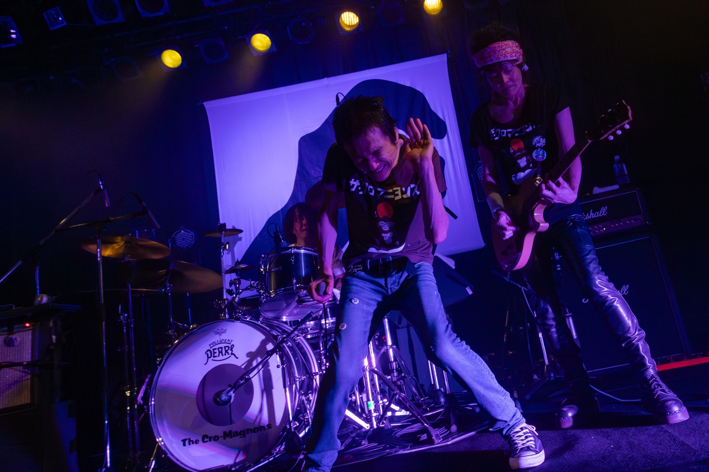 人気画像10位は「ザ・クロマニヨンズがライブハウスに帰ってきた！月に向かって新旧ヒットナンバーぶちかます」より、ザ・クロマニヨンズ「ザ・クロマニヨンズ ツアー 月へひととび」東京公演の様子。（撮影：柴田恵理）