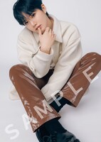 「CanCam」12月号特別版のHMV特典のフォトカードよりジュンギュ。