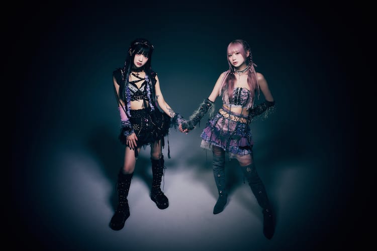 REIRIE初のバンドセットライブ映像公開、ワンマンライブやコラボカフェ  