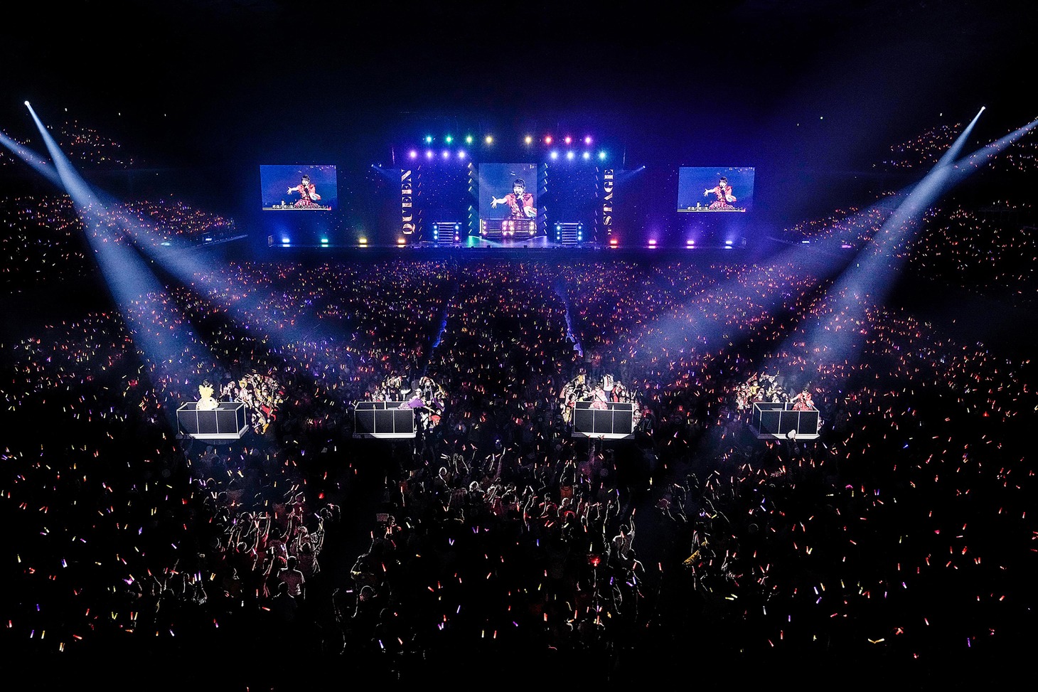 「MOMOIRO CLOVER Z 15th Anniversary Tour『QUEEN OF STAGE』」ファイナル公演の様子。