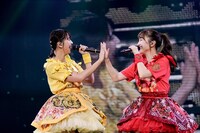 左から玉井詩織、百田夏菜子。