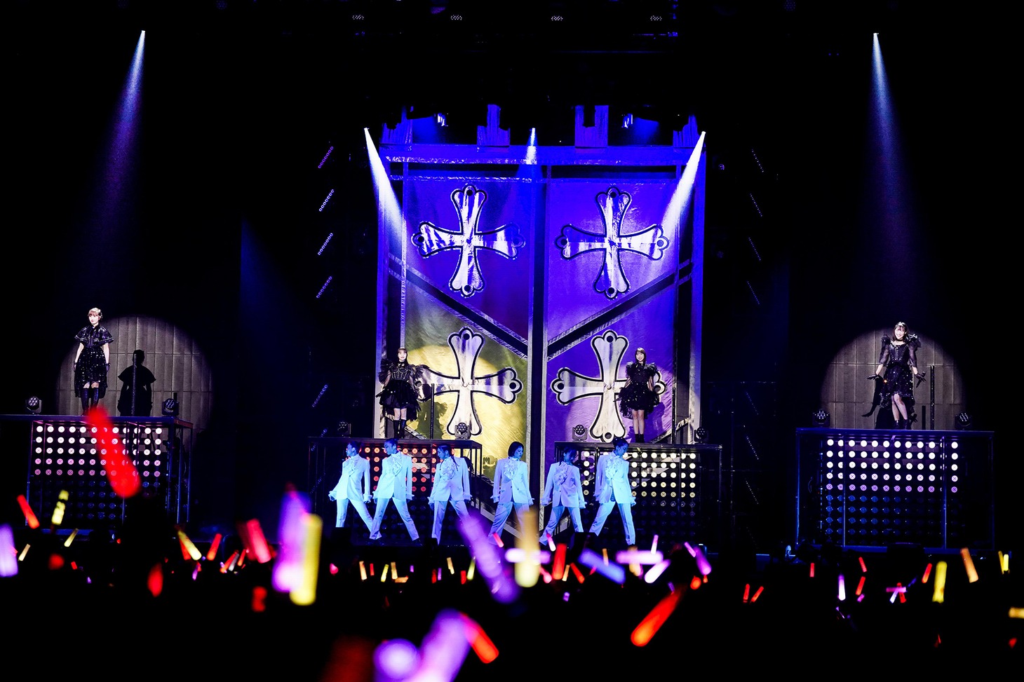 「MOMOIRO CLOVER Z 15th Anniversary Tour『QUEEN OF STAGE』」ファイナル公演の様子。