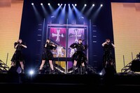 「MOMOIRO CLOVER Z 15th Anniversary Tour『QUEEN OF STAGE』」ファイナル公演の様子。