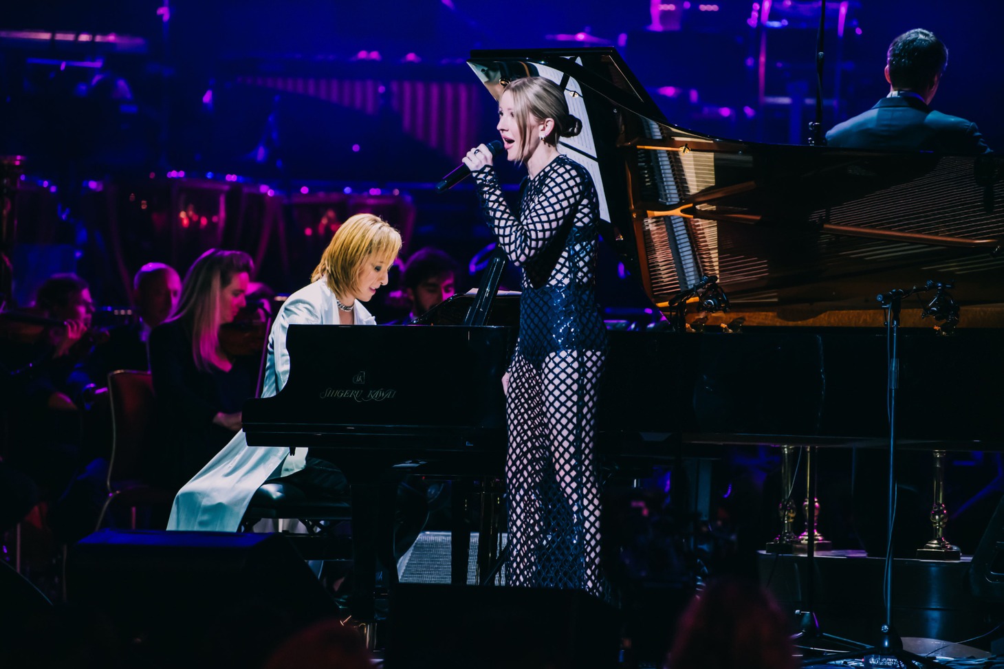 YOSHIKIとエリー・ゴールディング。