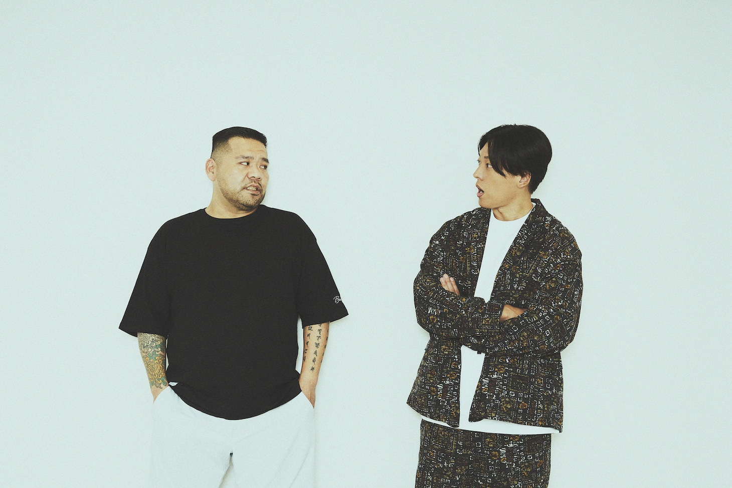 左から漢 a.k.a. GAMI、KEN THE 390。