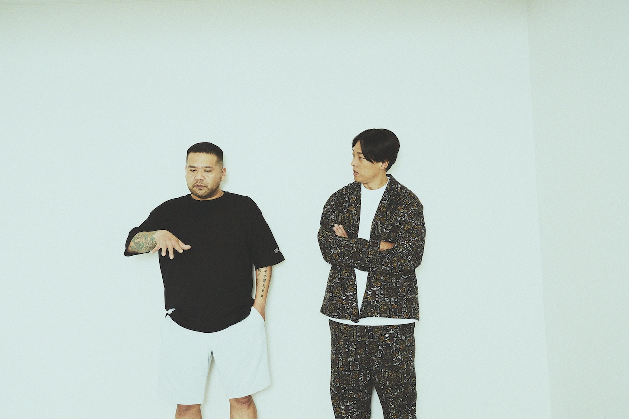 左から漢 a.k.a. GAMI、KEN THE 390。