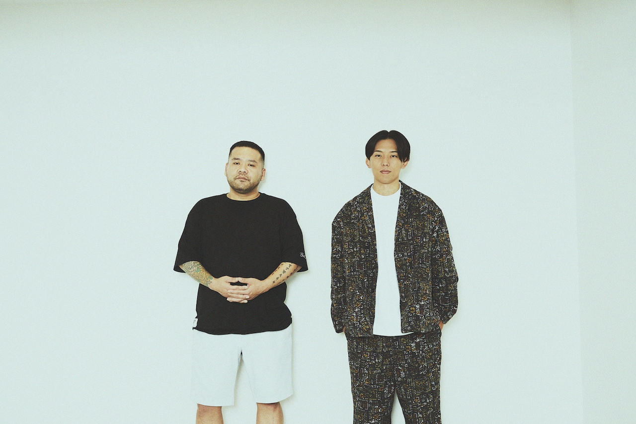 左から漢 a.k.a. GAMI、KEN THE 390。