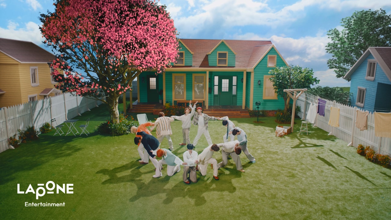 INI「HANA_花」パフォーマンス映像より。(c)LAPONE Entertainment