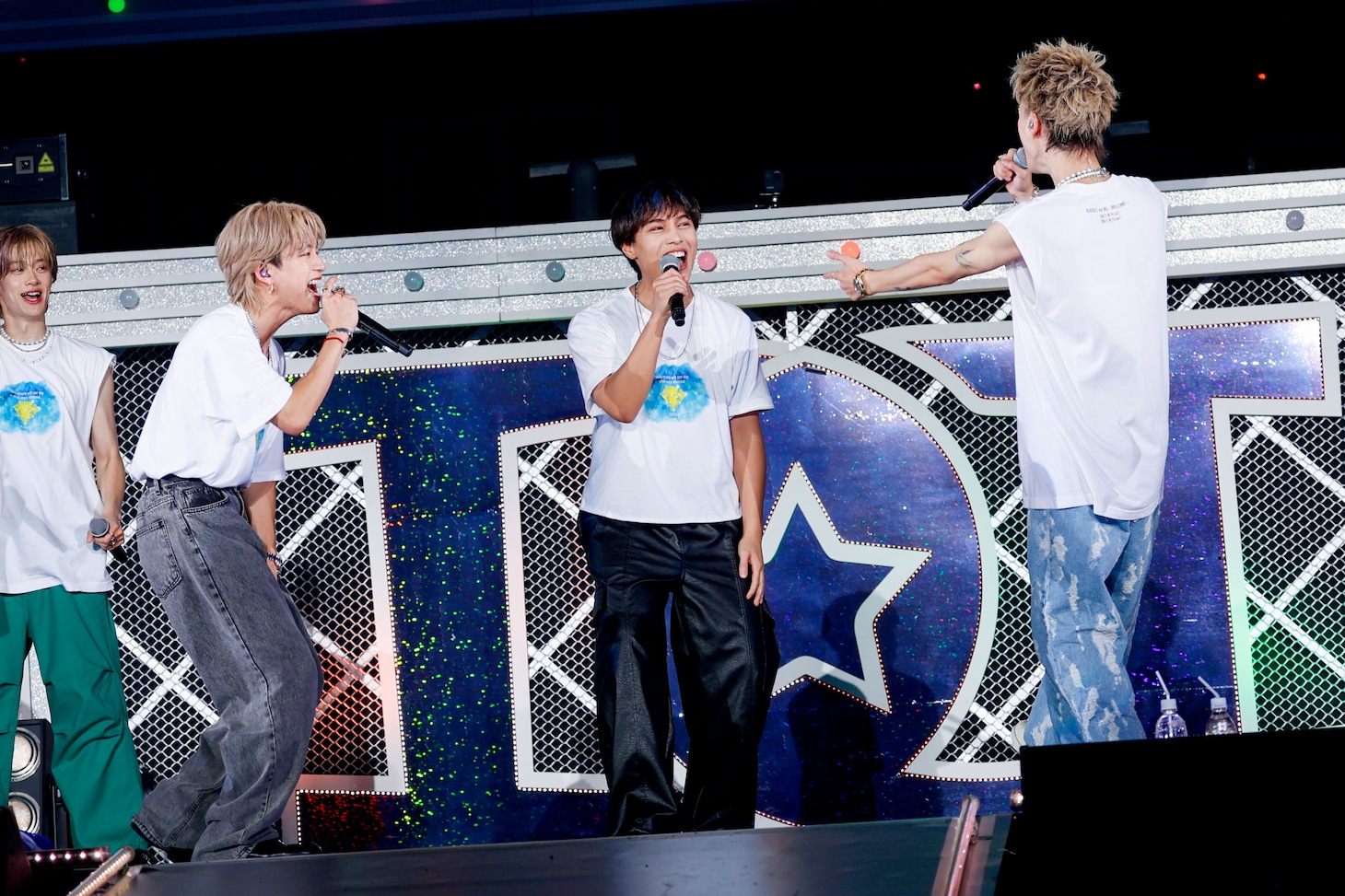 左からFUMINORI、SHOOT、KEVIN、MORRIE。