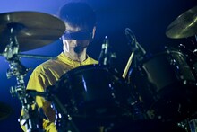 ヤノマサシ（Dr, Vo / POLYSICS）（撮影：古溪一道）