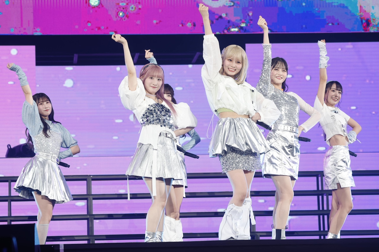 ラブロケ」を披露する山本杏奈、齋藤樹愛羅、音嶋莉沙、大場花菜