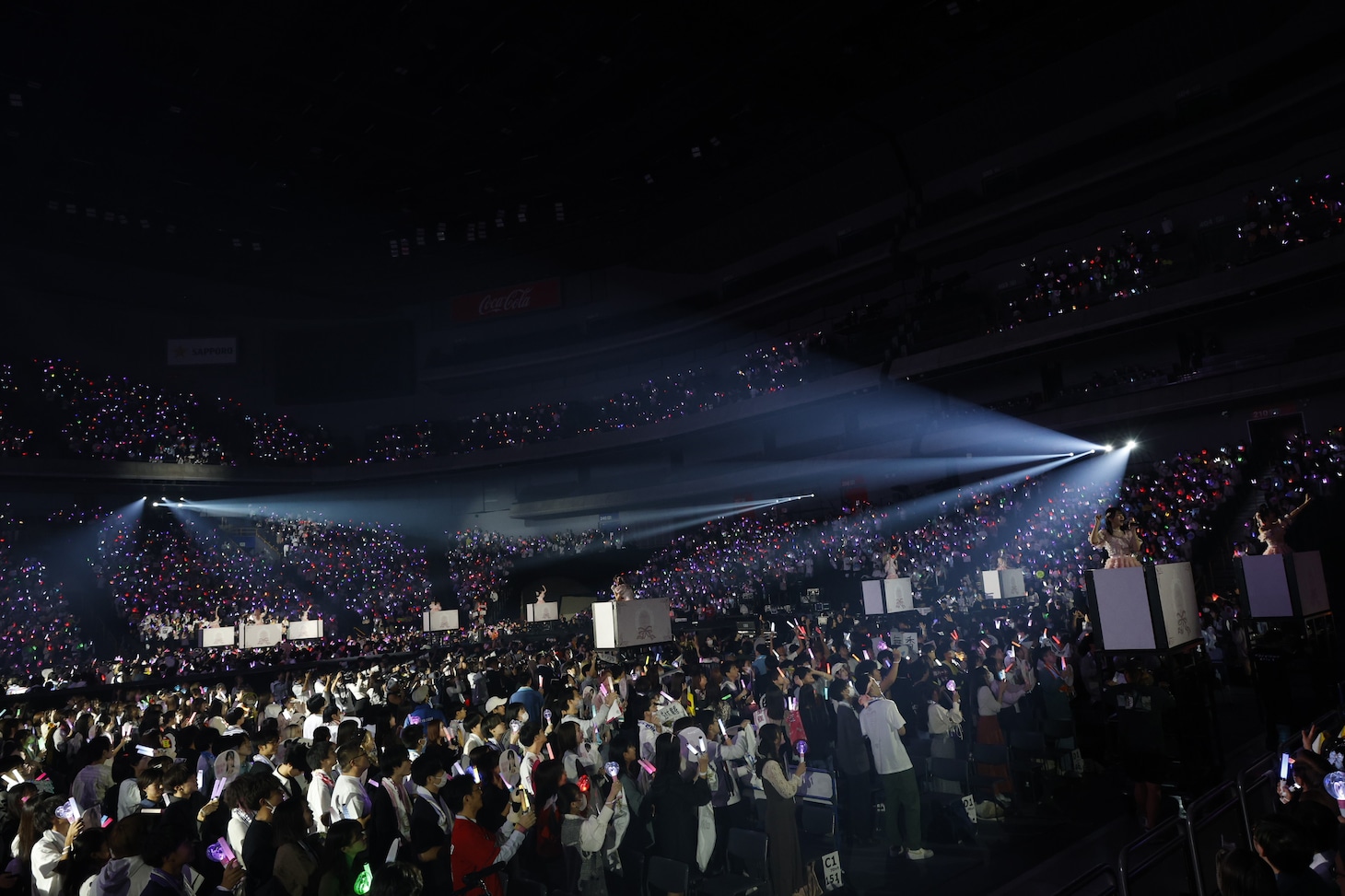 「＝LOVE 6th ANNIVERSARY PREMIUM CONCERT」2日目公演の様子。(c)YOANI / ソニー・ミュージックレーベルズ