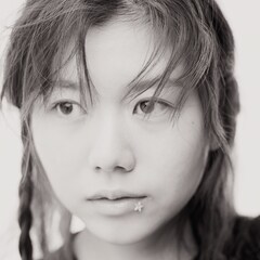 さらさ、ダンサブルなビートといつも通りの暗めの歌詞の新曲リリース