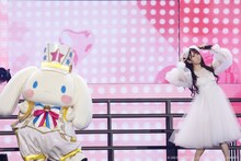 シナモンと大谷映美里。(c)YOANI / ソニー・ミュージックレーベルズ