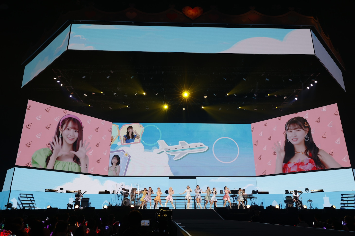 「＝LOVE 6th ANNIVERSARY PREMIUM CONCERT」2日目公演の様子。(c)YOANI / ソニー・ミュージックレーベルズ