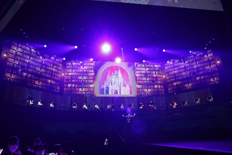 「=LOVE 6th ANNIVERSARY PREMIUM CONCERT」2日目公演の様子。(c)YOANI / ソニー・ミュージックレーベルズ